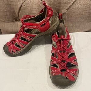 KEEN Whisper Closed Toe Adventure Sandals Womens Sz 7 per measurement Pi…
